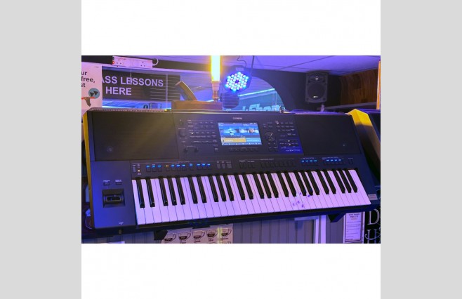 Used Yamaha PSR-SX700 Keyboard (SN:BCOH01092) - Image 4
